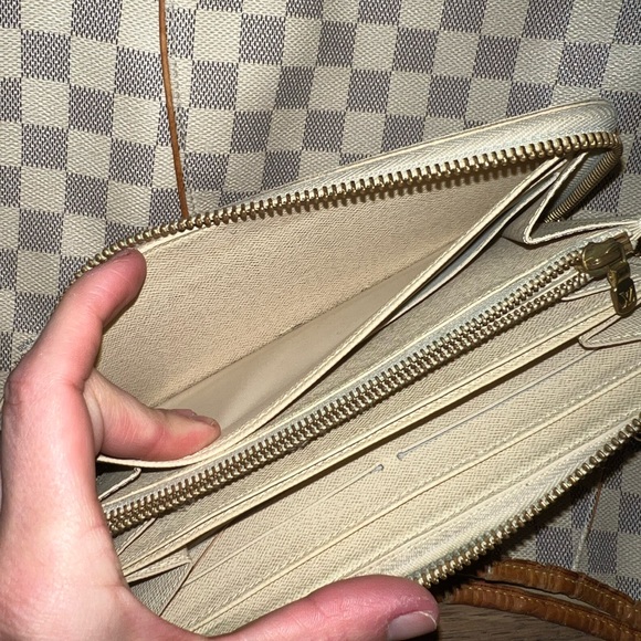 Zippy Wallet - Picture 8 of 9